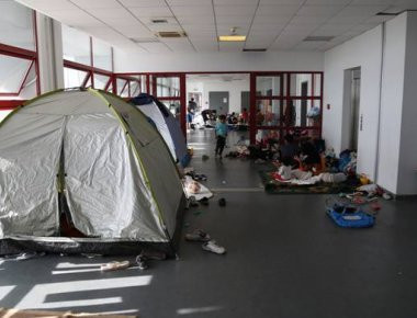 Διεθνής Αμνηστία: Ζήτησε να απομακρυνθούν οι μετανάστες από το Ελληνικό